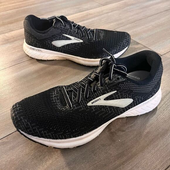 Brooks‎ Revel Black Athletic Running Shoes Sneakers Women 9.5 - Picture 1 of 8